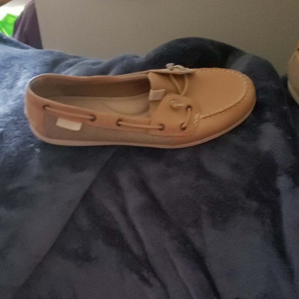 Shoes - Picture 2 of 3